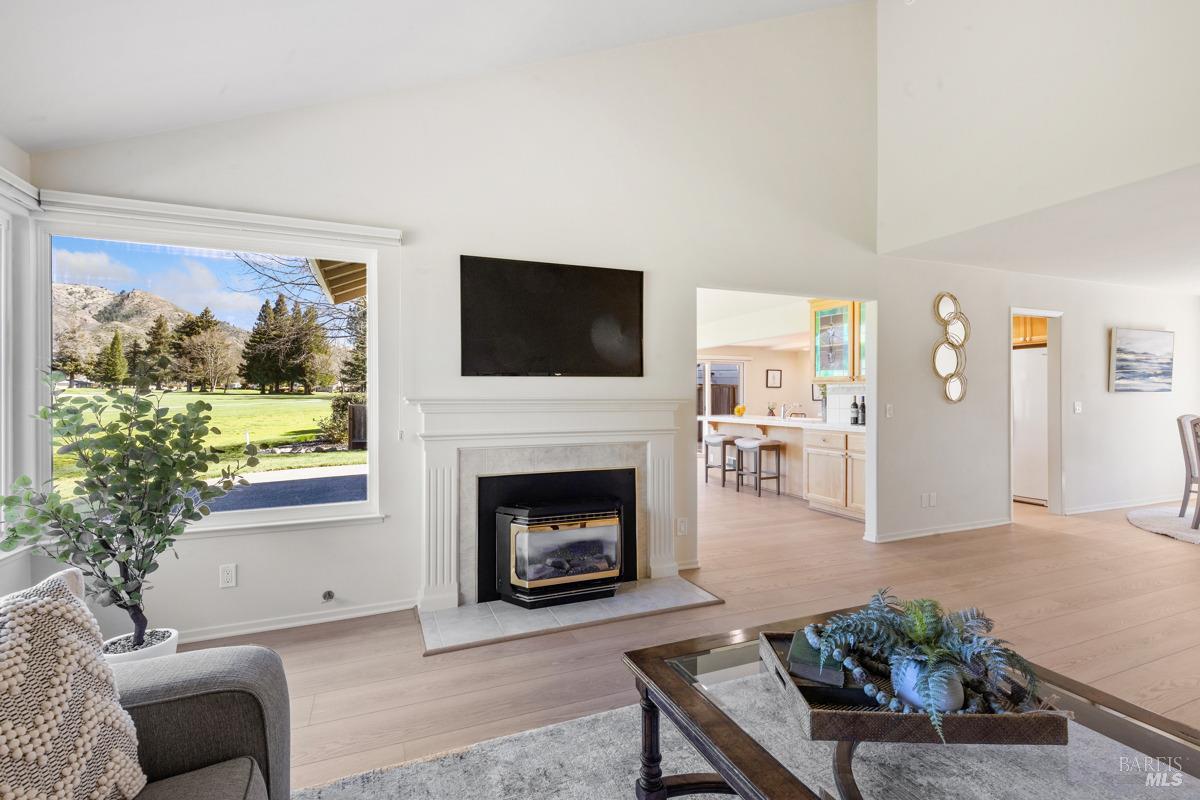 14 Valley Oaks Place