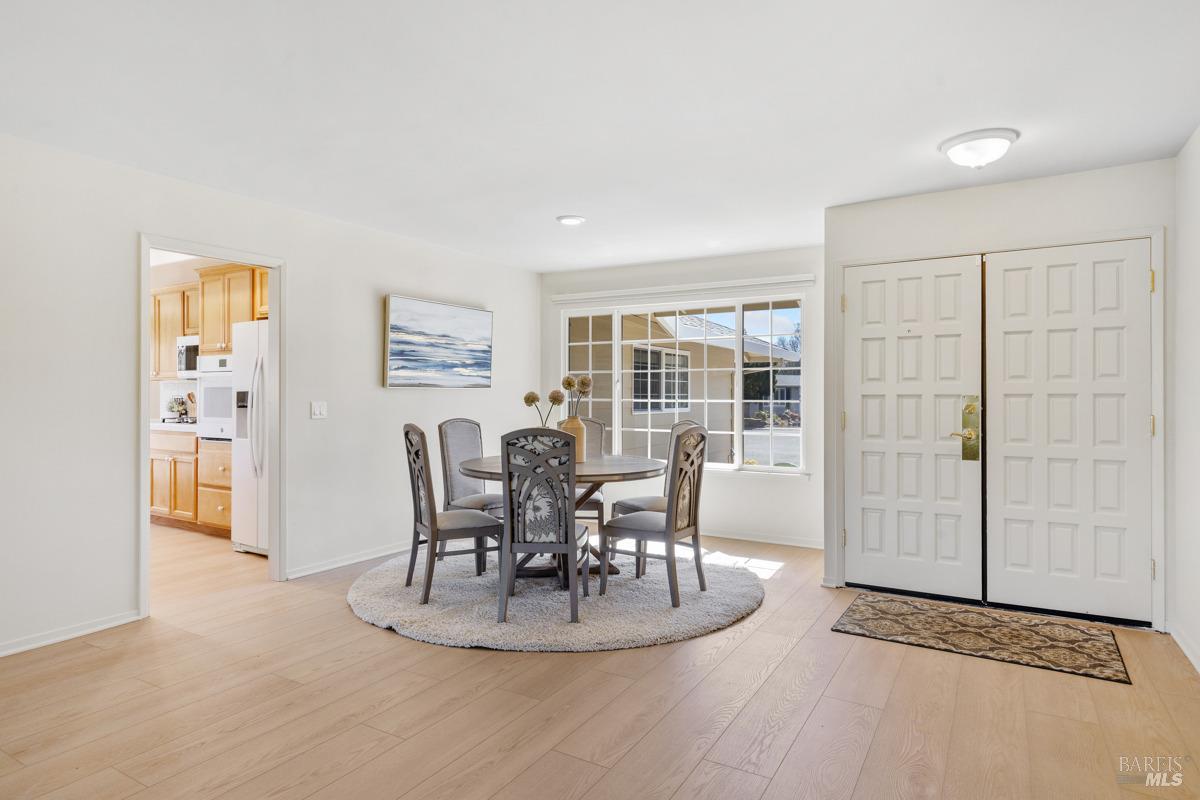 14 Valley Oaks Place