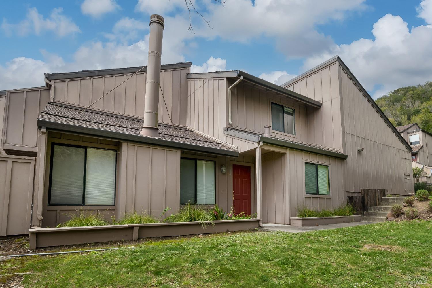 16 Josefa Ct