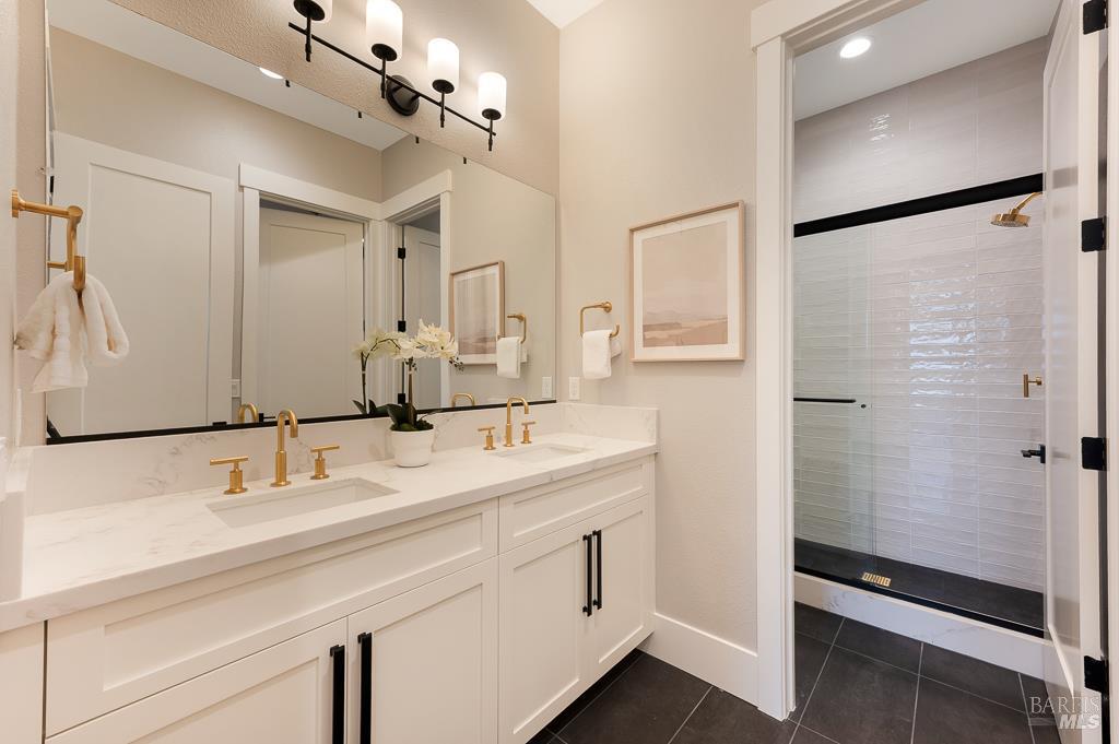 22 Oak Knoll Ct
