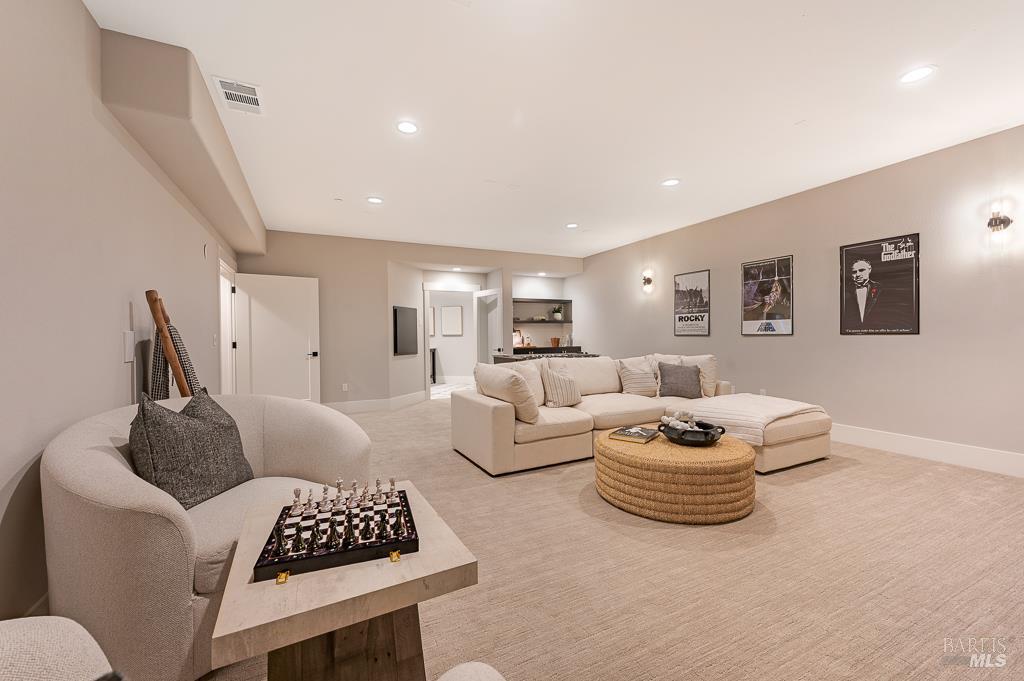 22 Oak Knoll Ct