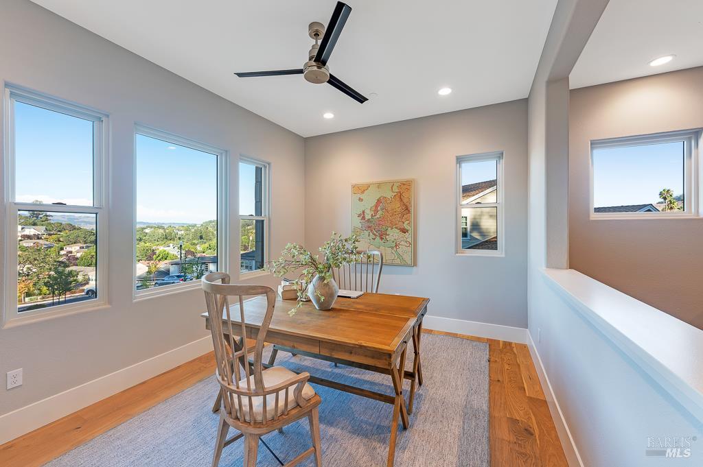 22 Oak Knoll Ct
