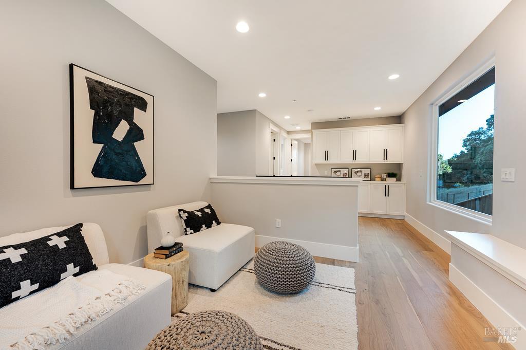 22 Oak Knoll Ct