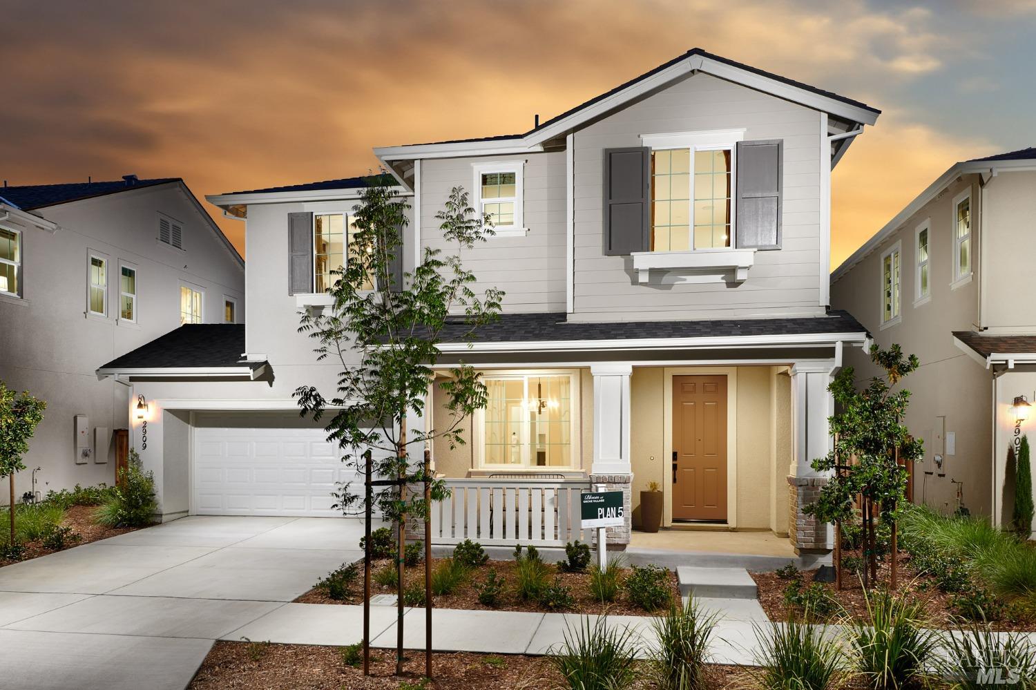 2761 Amora Cir
