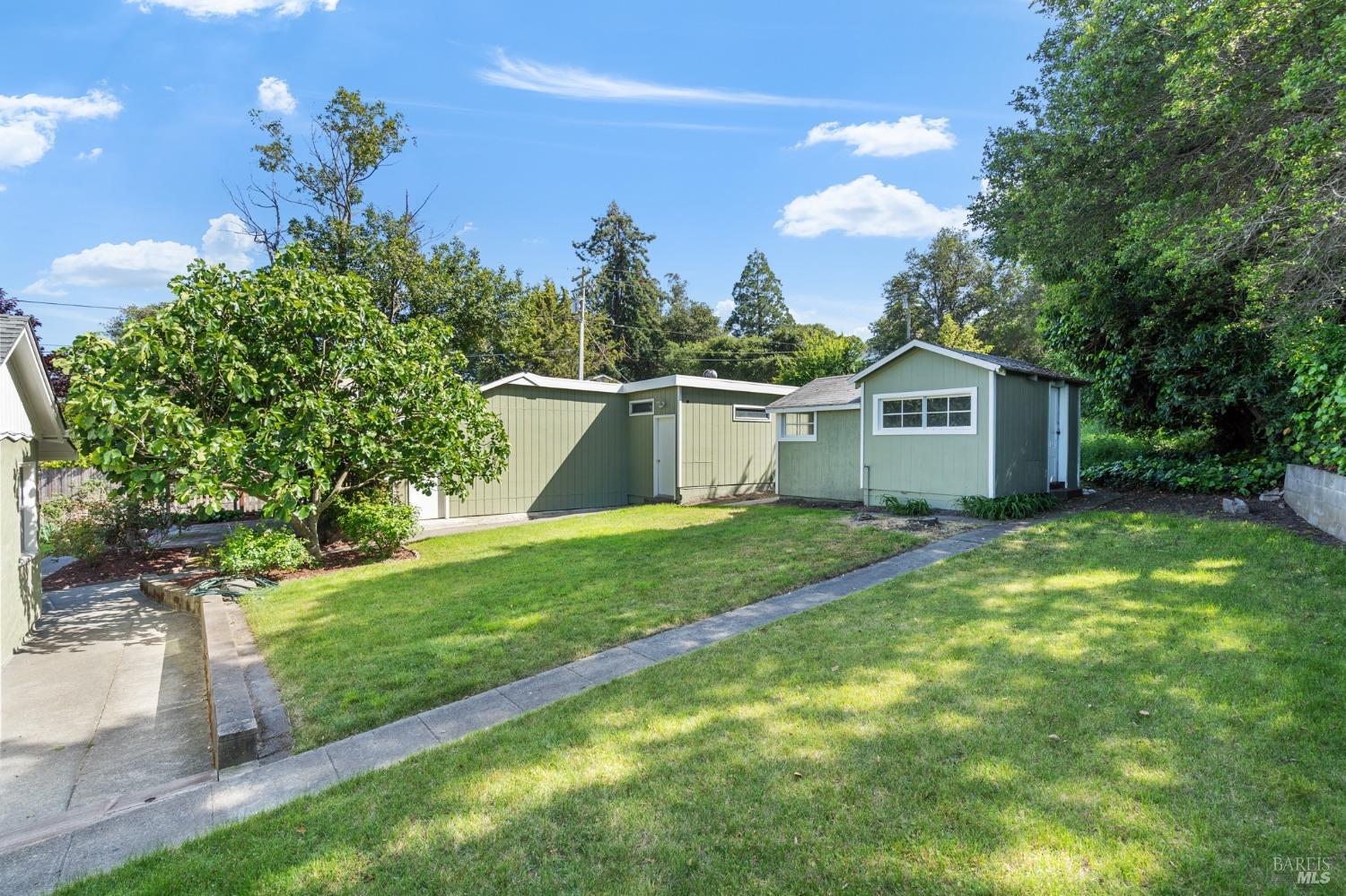 2485 Petaluma Blvd N