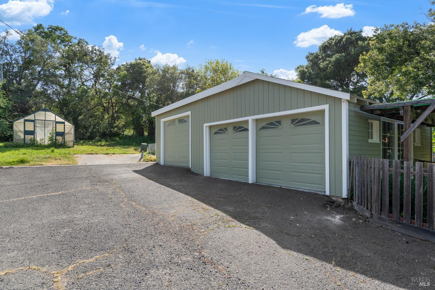 2485 Petaluma Blvd N