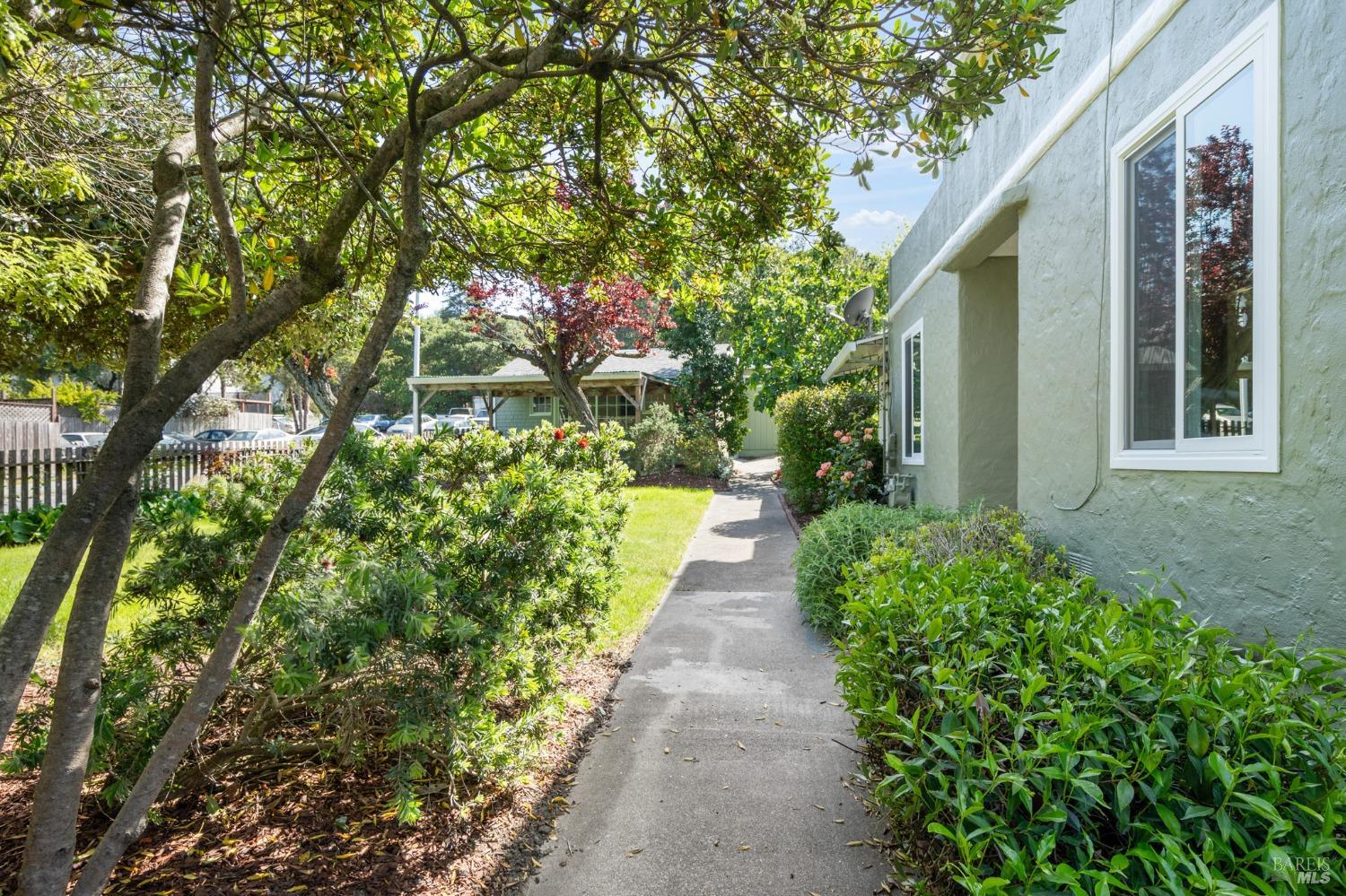 2485 Petaluma Blvd N