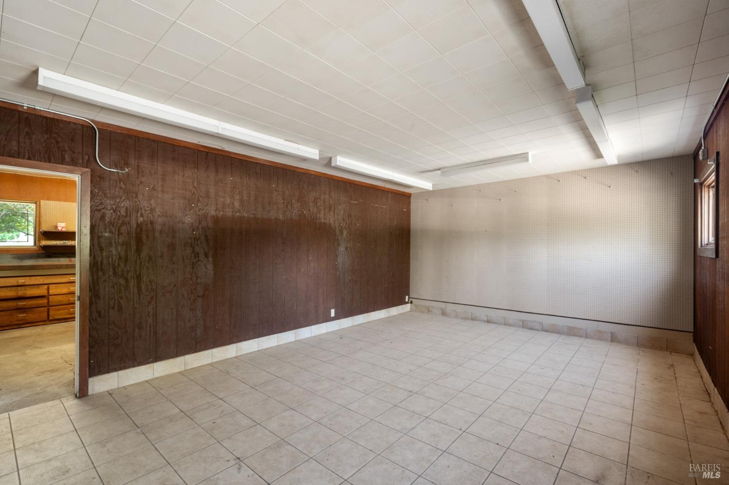 2485 Petaluma Blvd N