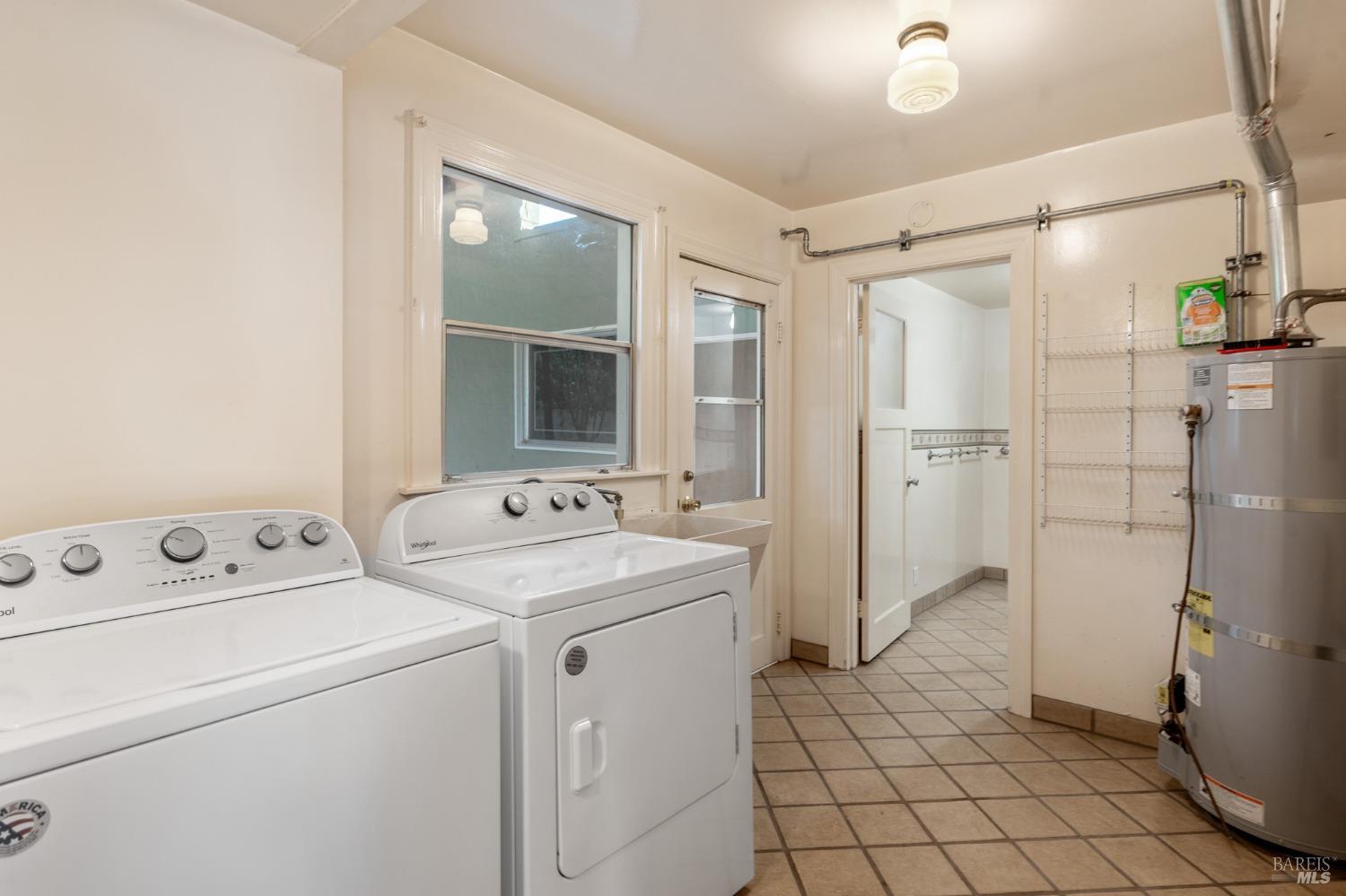 2485 Petaluma Blvd N