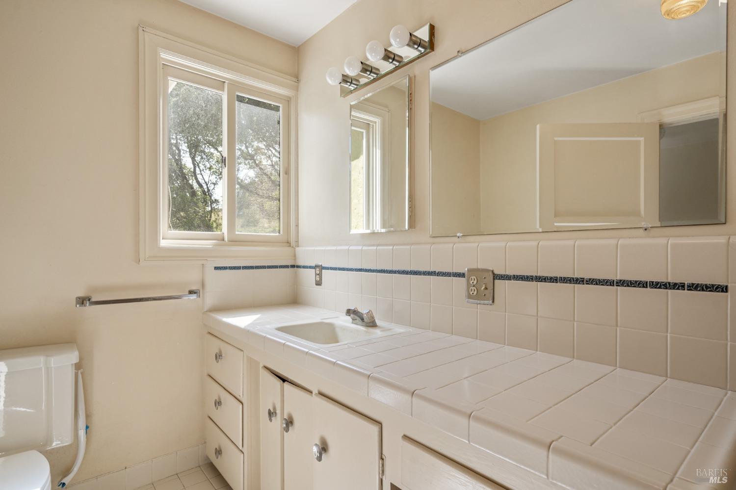 2485 Petaluma Blvd N