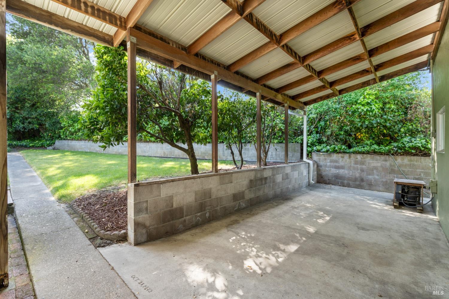 2485 Petaluma Blvd N