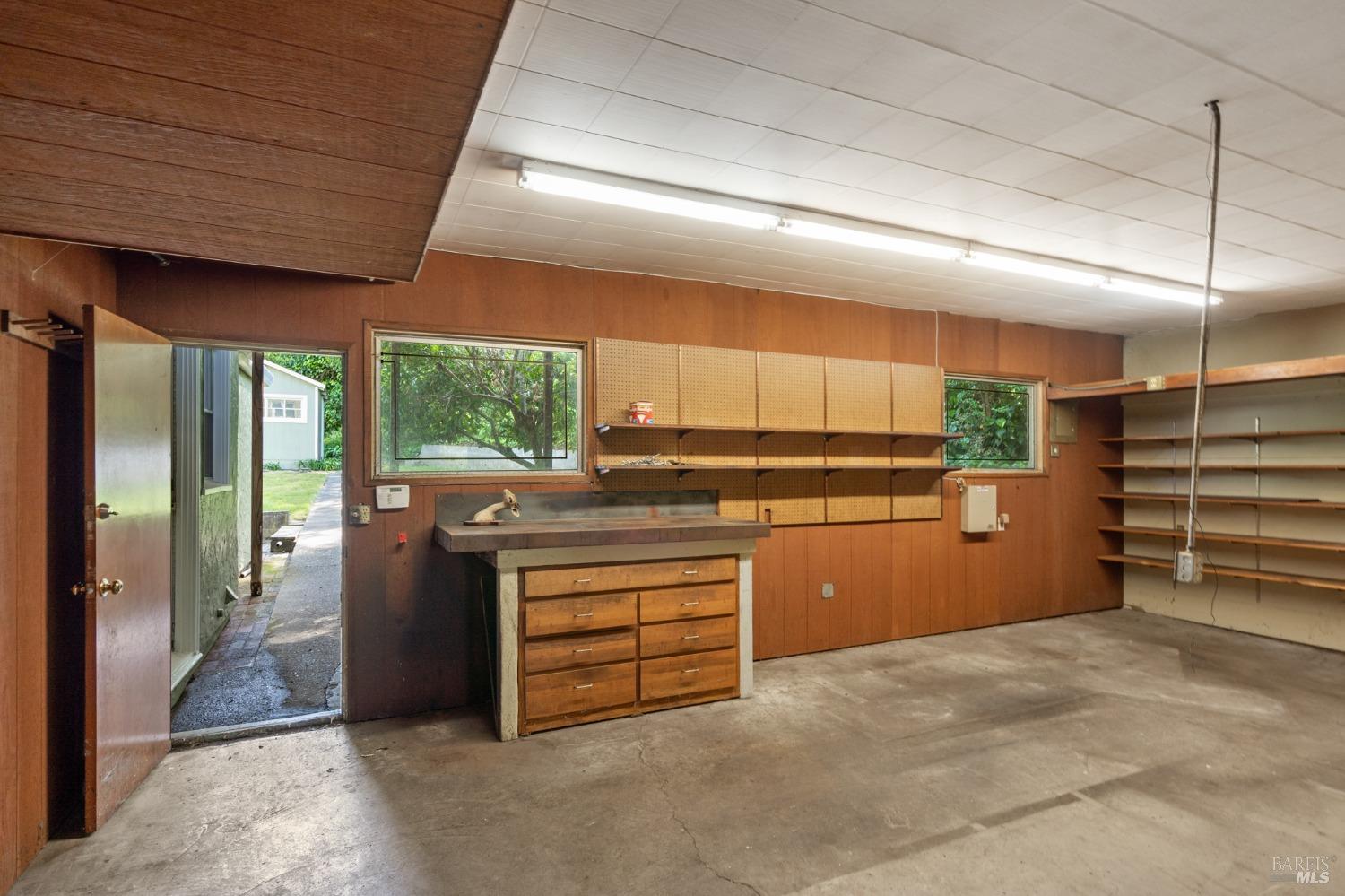 2485 Petaluma Blvd N