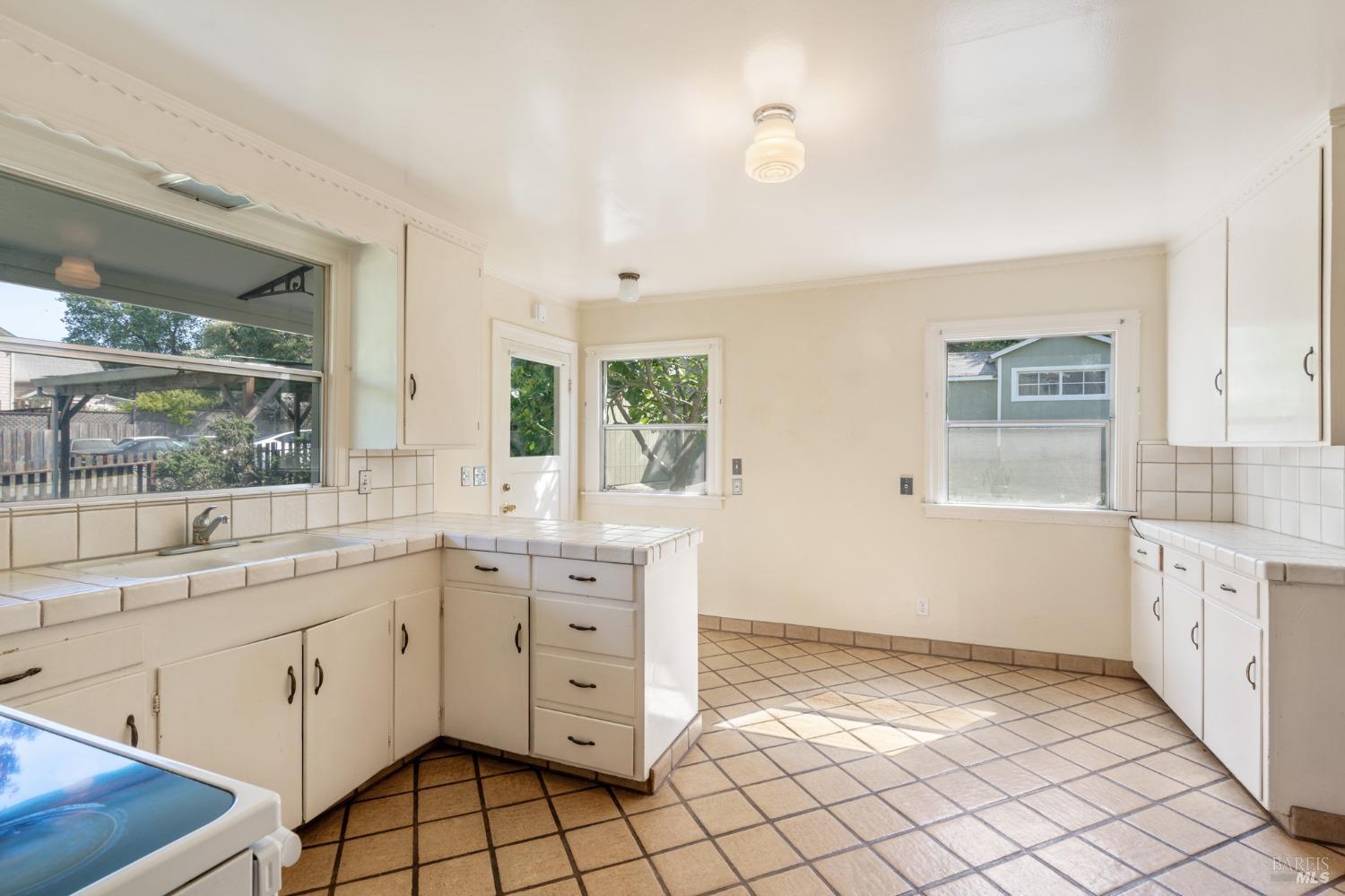 2485 Petaluma Blvd N