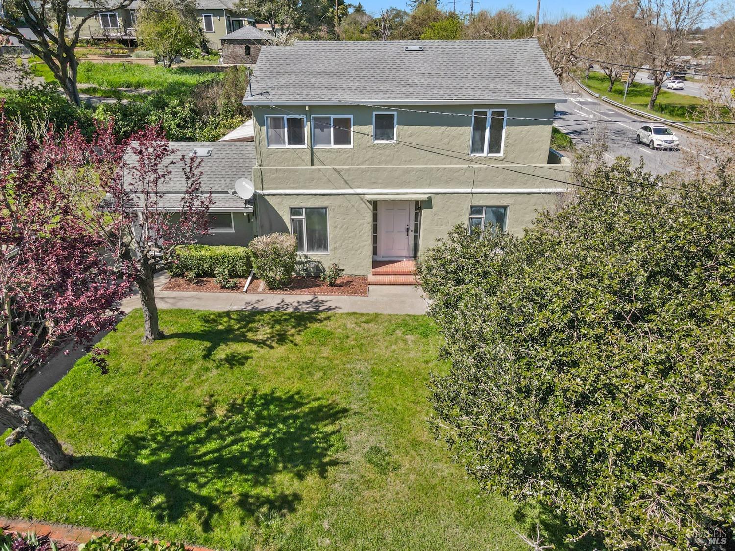 2485 Petaluma Blvd N