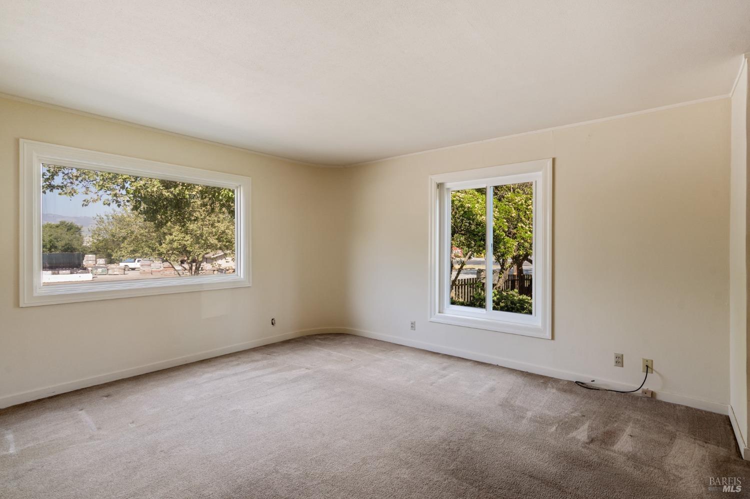 2485 Petaluma Blvd N