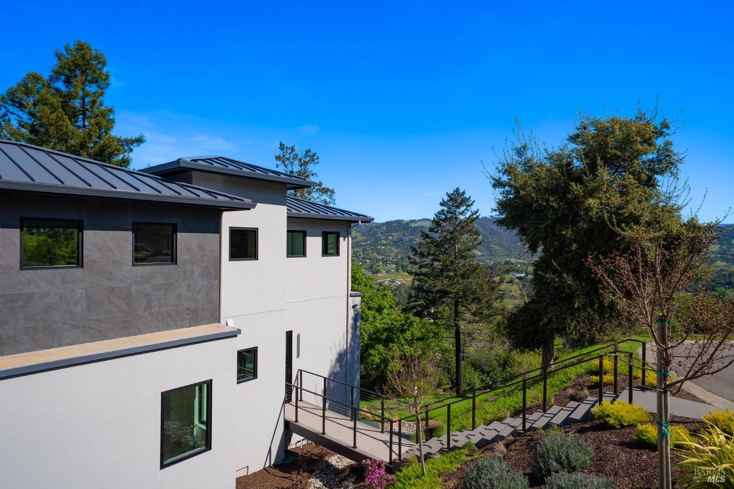 3917 Skyfarm Dr