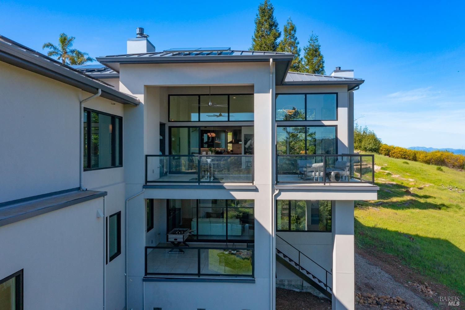 3917 Skyfarm Dr
