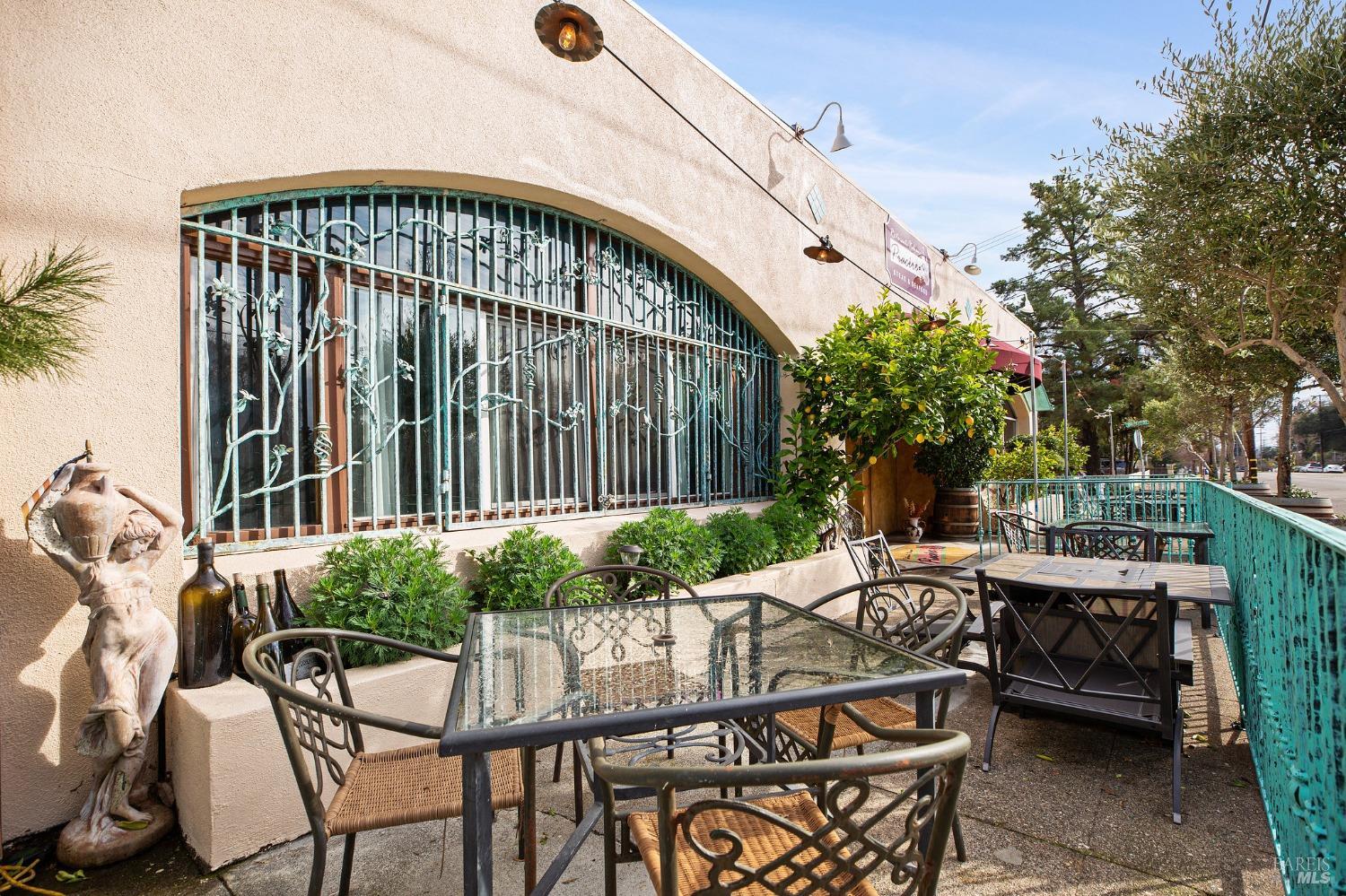 504 N Cloverdale Blvd