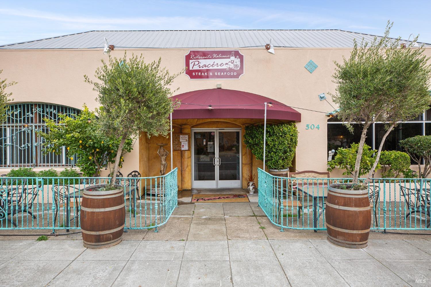 504 N Cloverdale Blvd