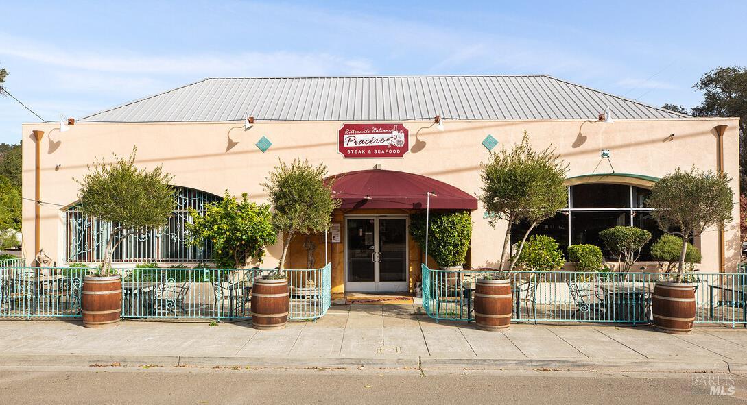 504 N Cloverdale Blvd