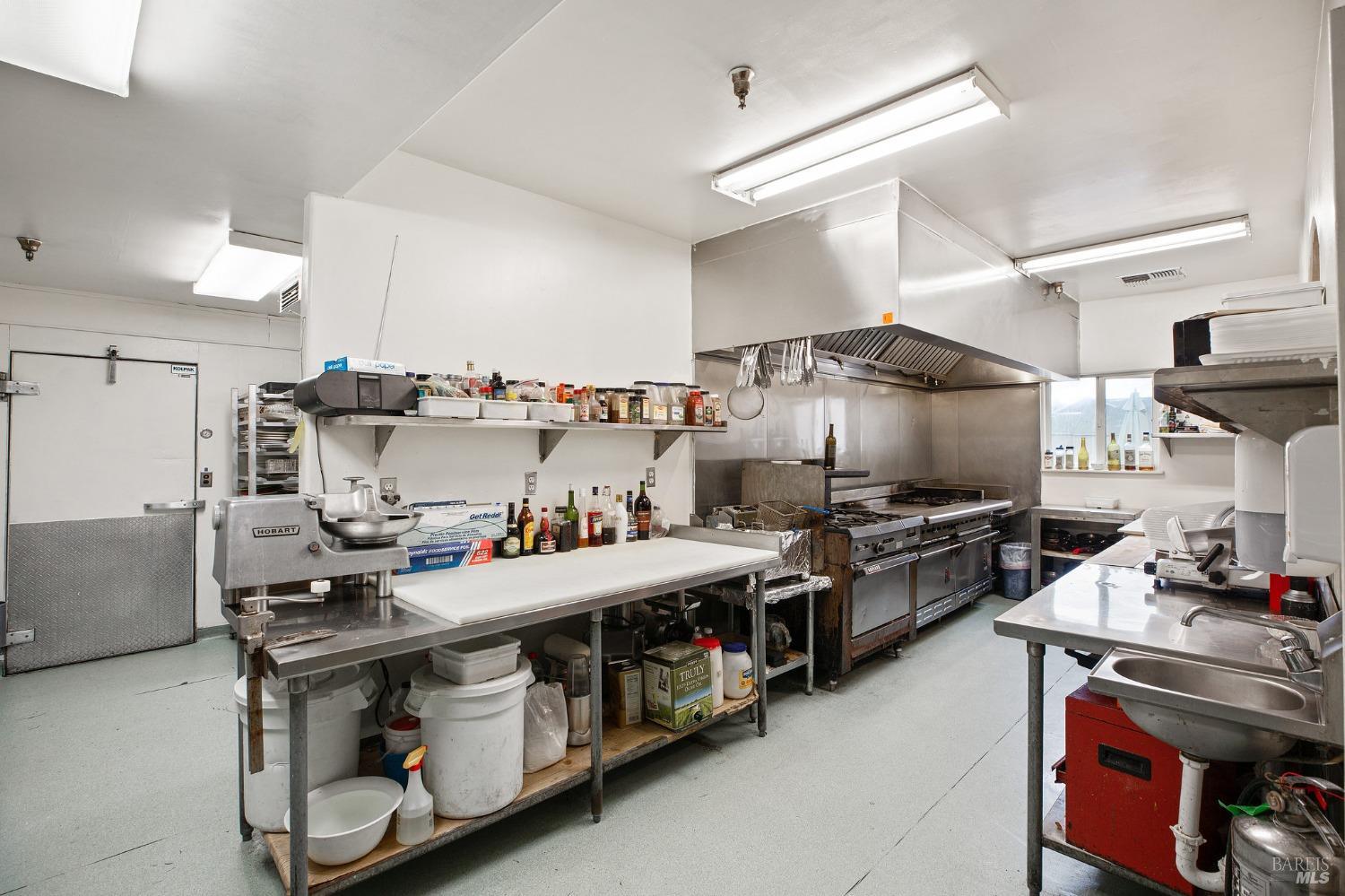 504 N Cloverdale Blvd