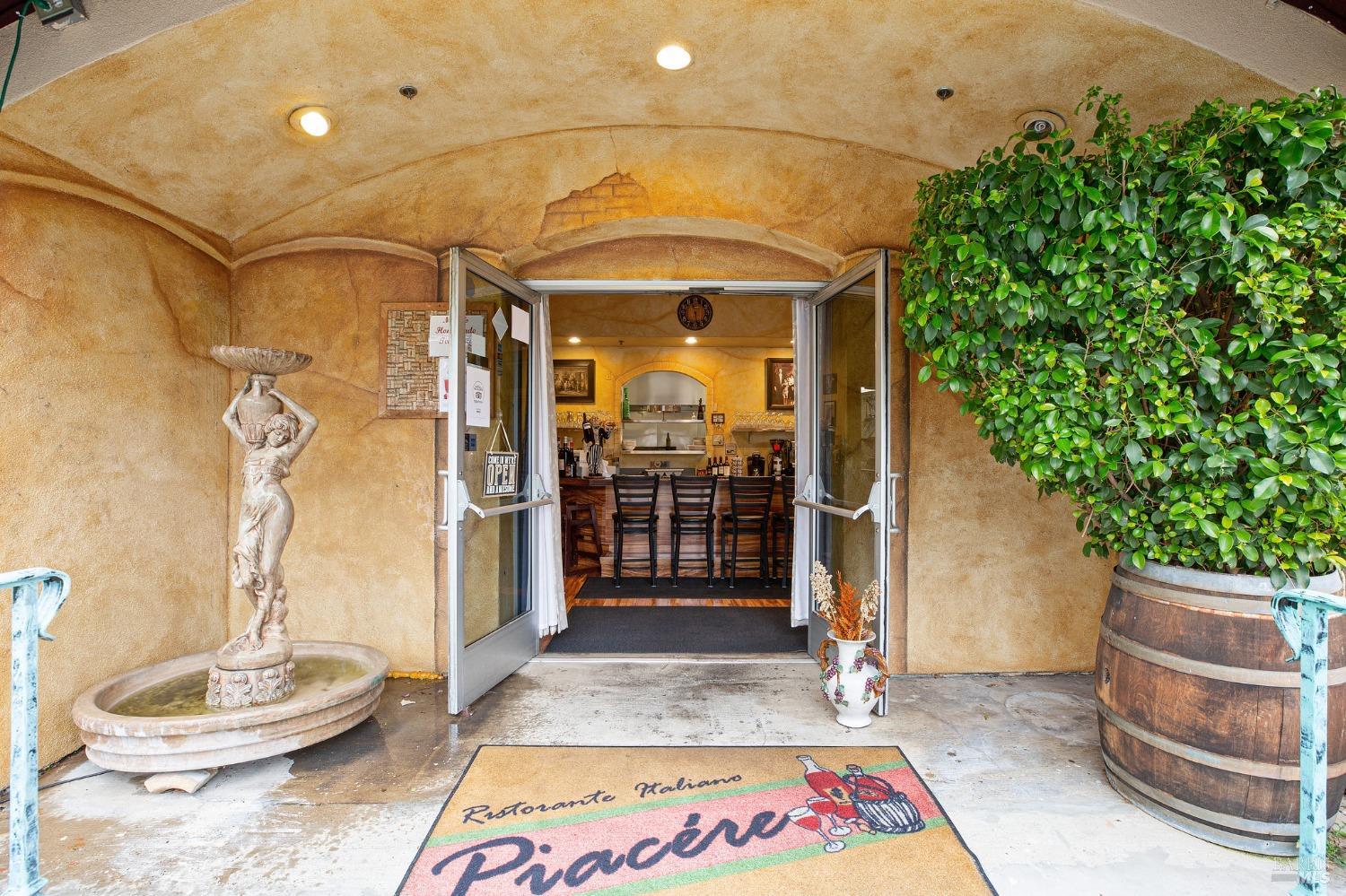 504 N Cloverdale Blvd