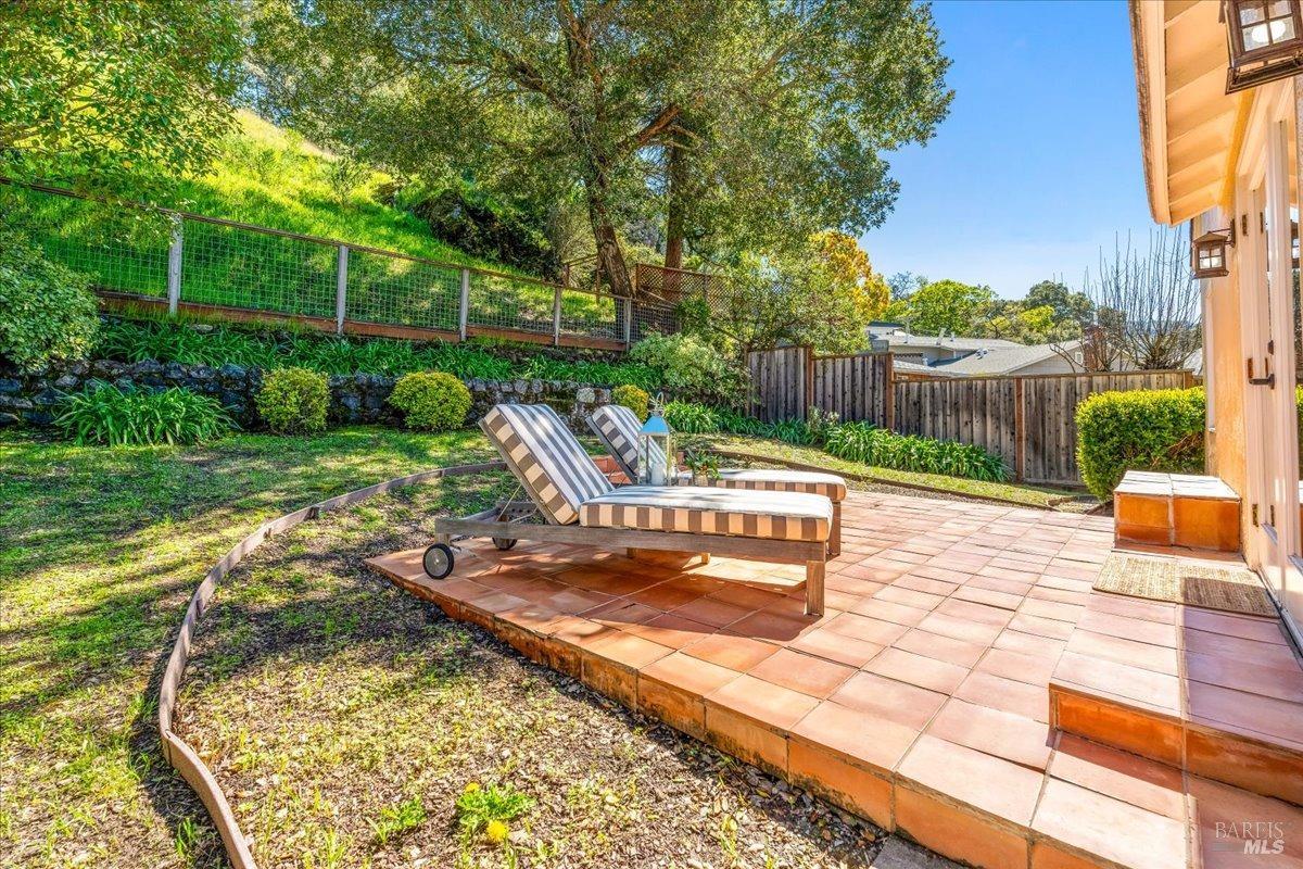 240 Los Angeles Blvd