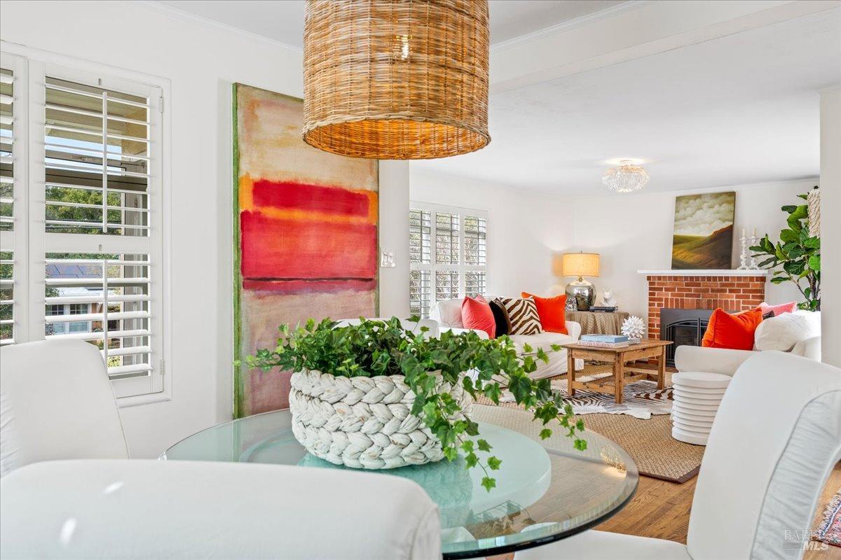 240 Los Angeles Blvd