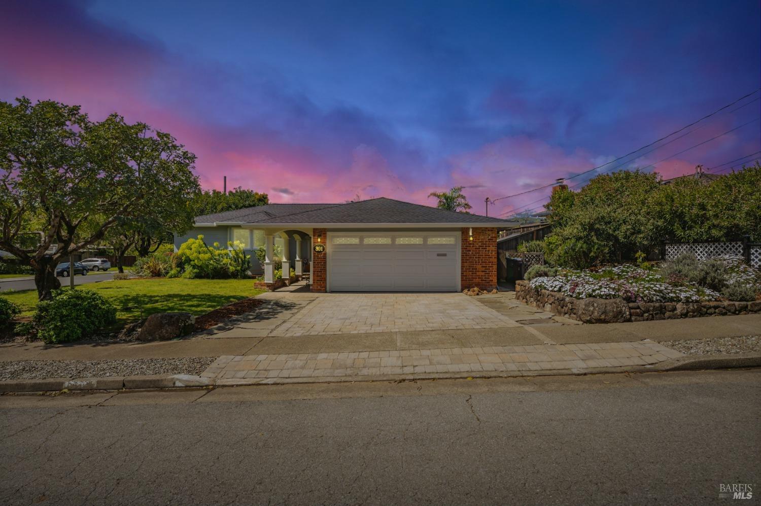 301 Orange Blossom Ln