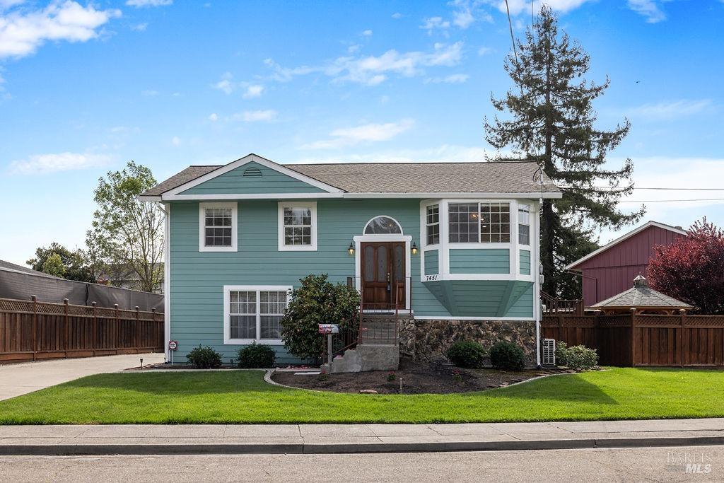 7451 Santa Barbara Dr