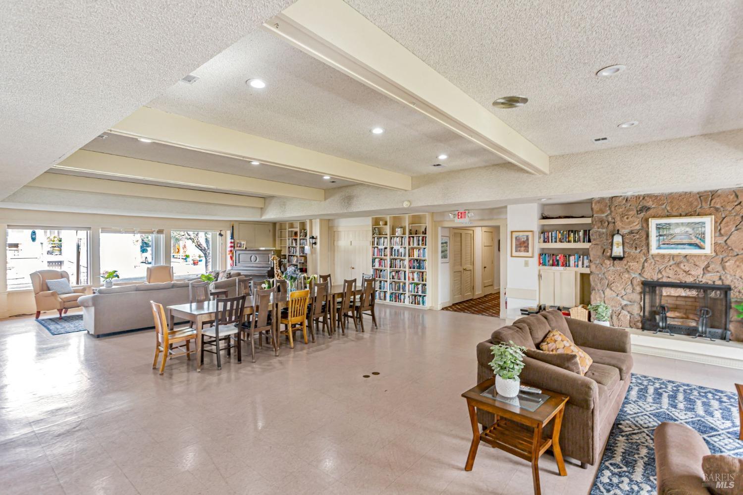 516 Sherry N St #244