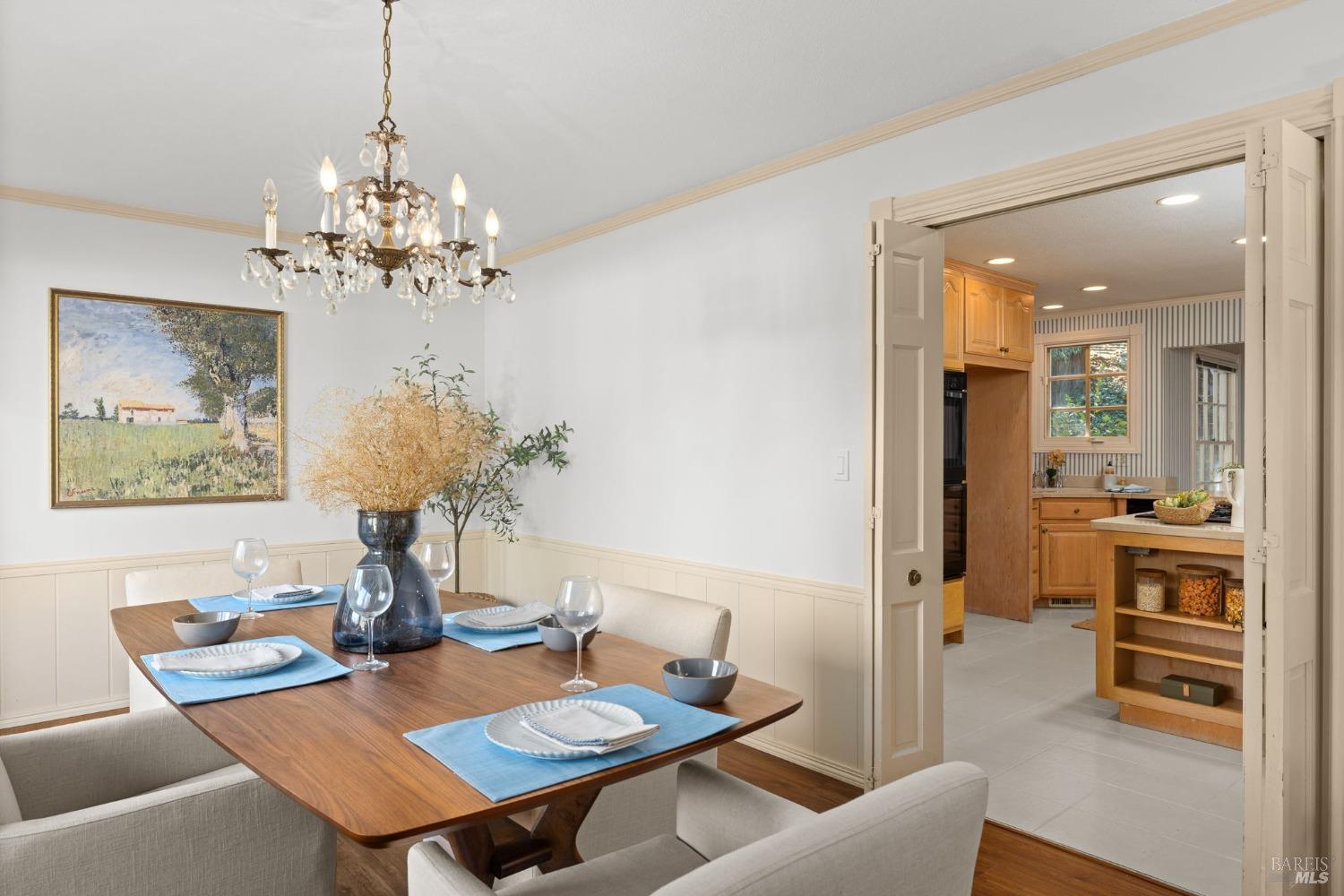 4284 Woodland Shadows Pl