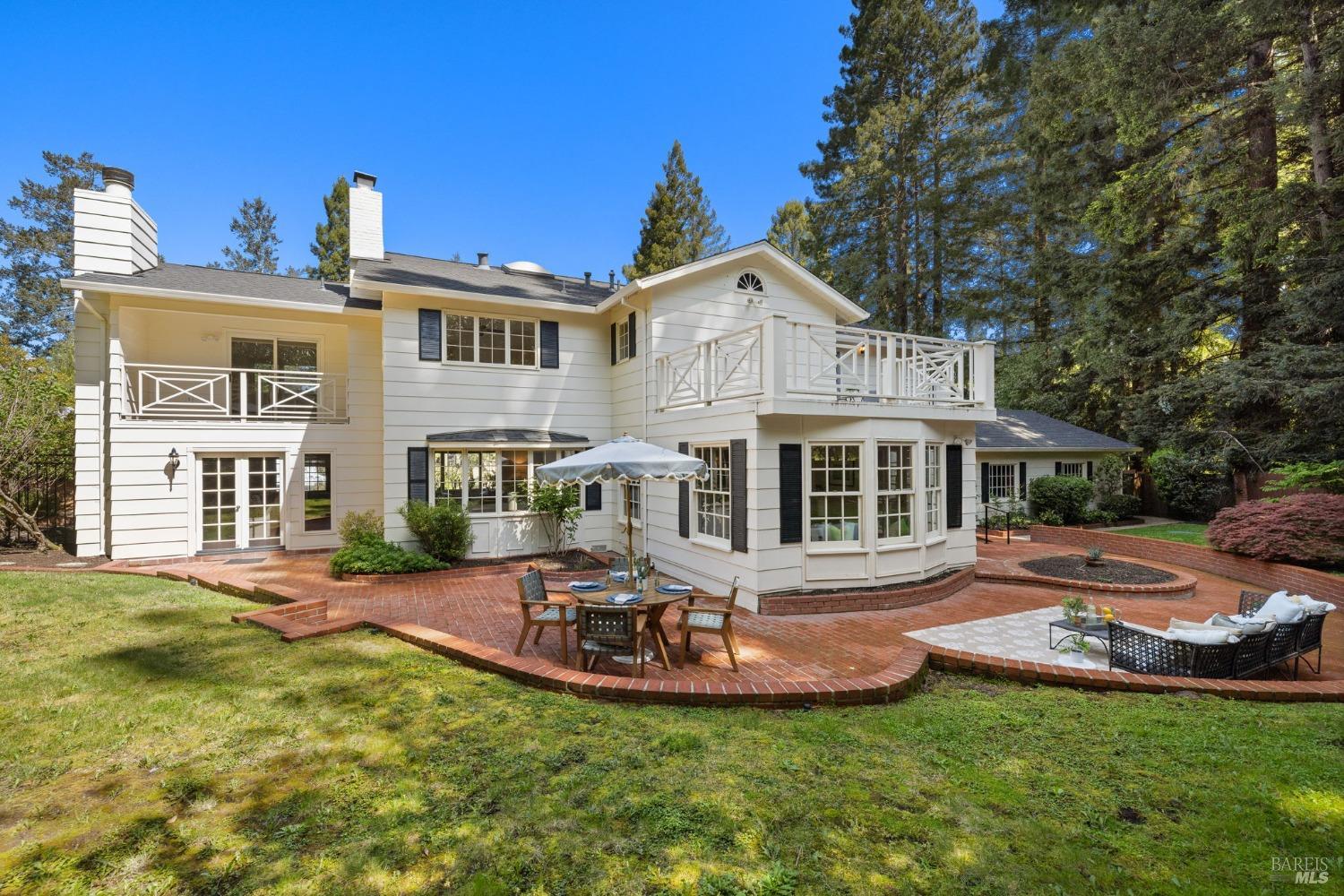 4284 Woodland Shadows Pl