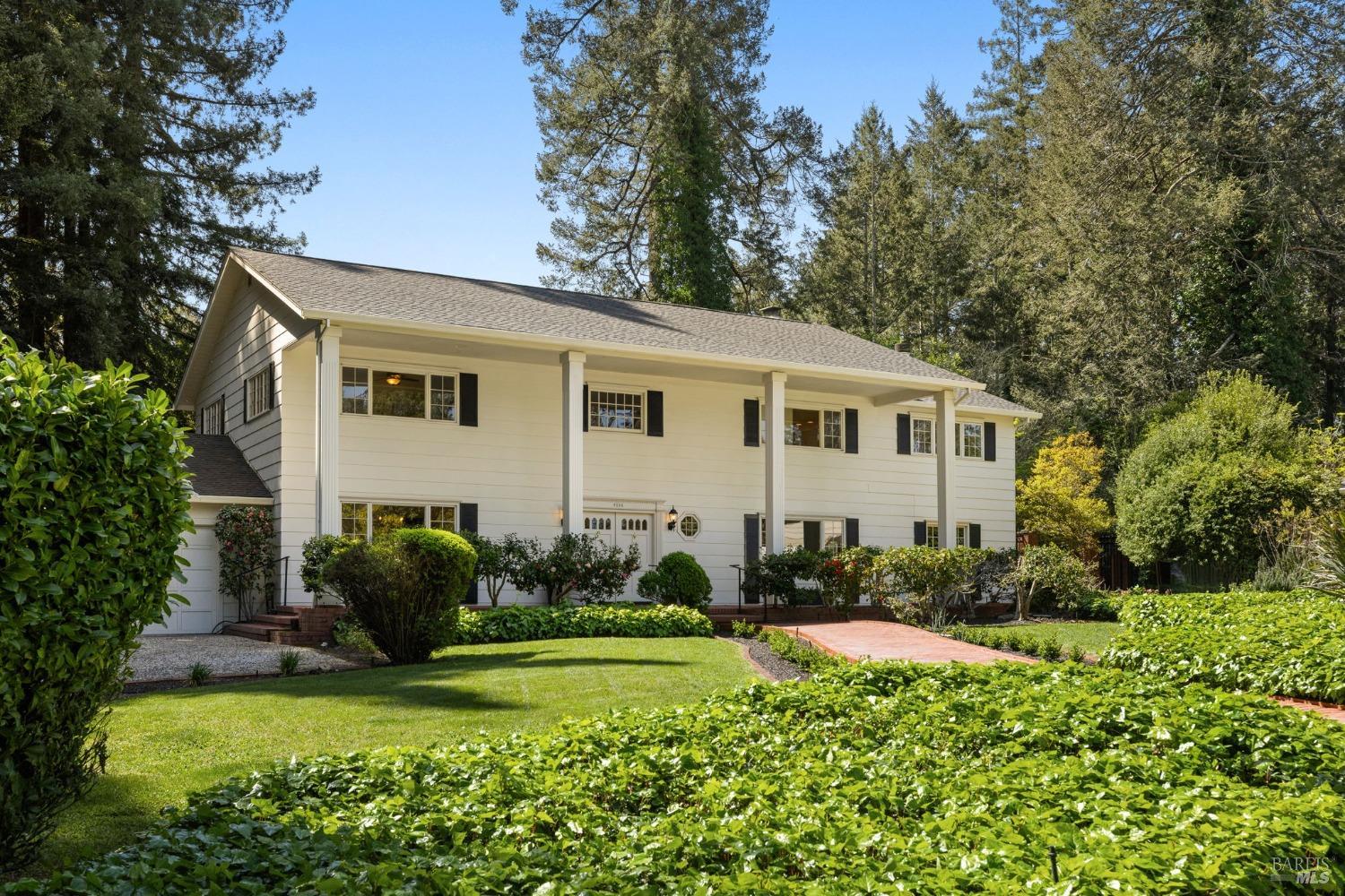 4284 Woodland Shadows Pl