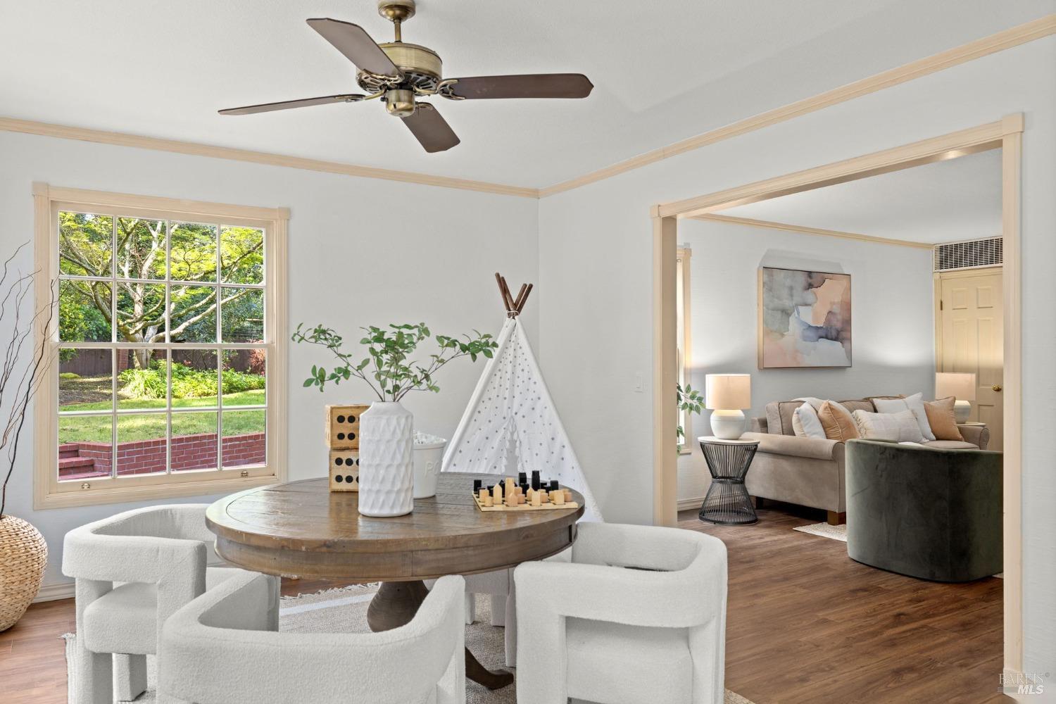 4284 Woodland Shadows Pl