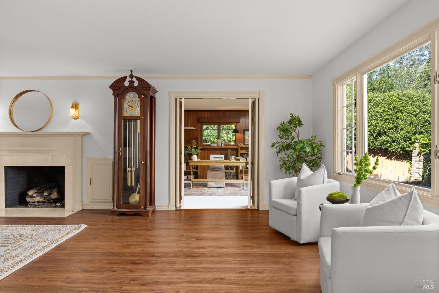 4284 Woodland Shadows Pl