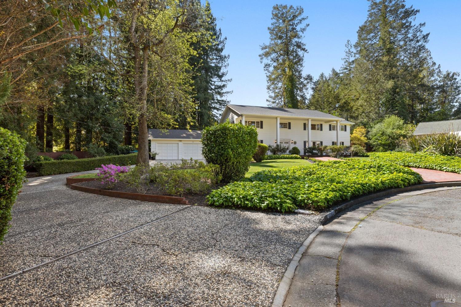 4284 Woodland Shadows Pl