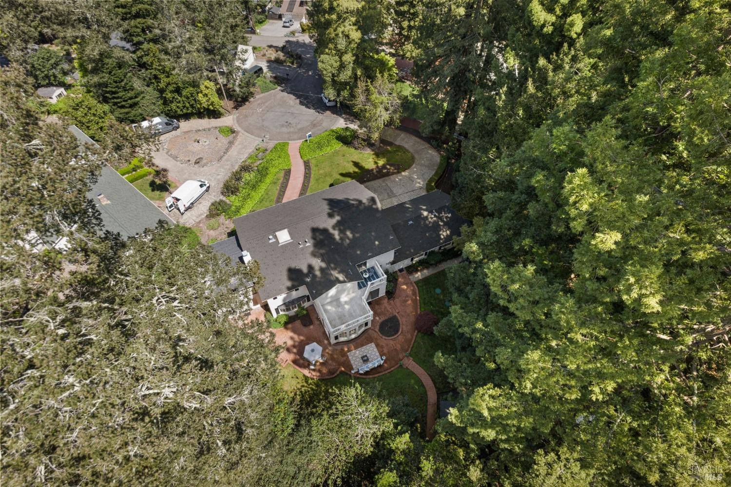 4284 Woodland Shadows Pl