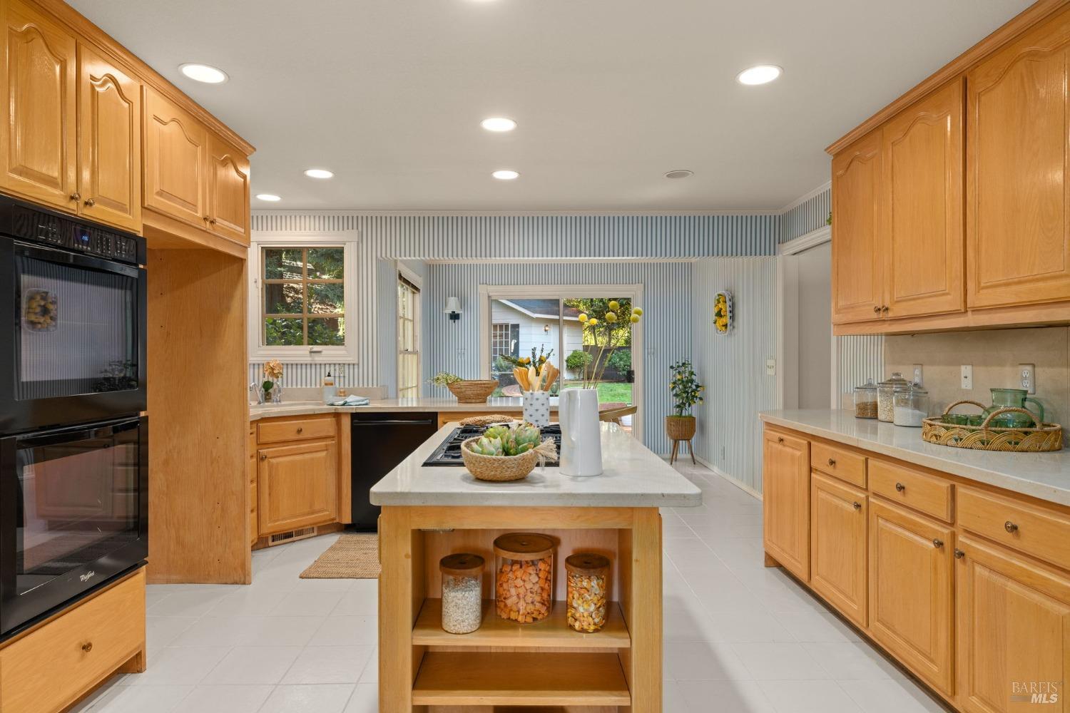 4284 Woodland Shadows Pl