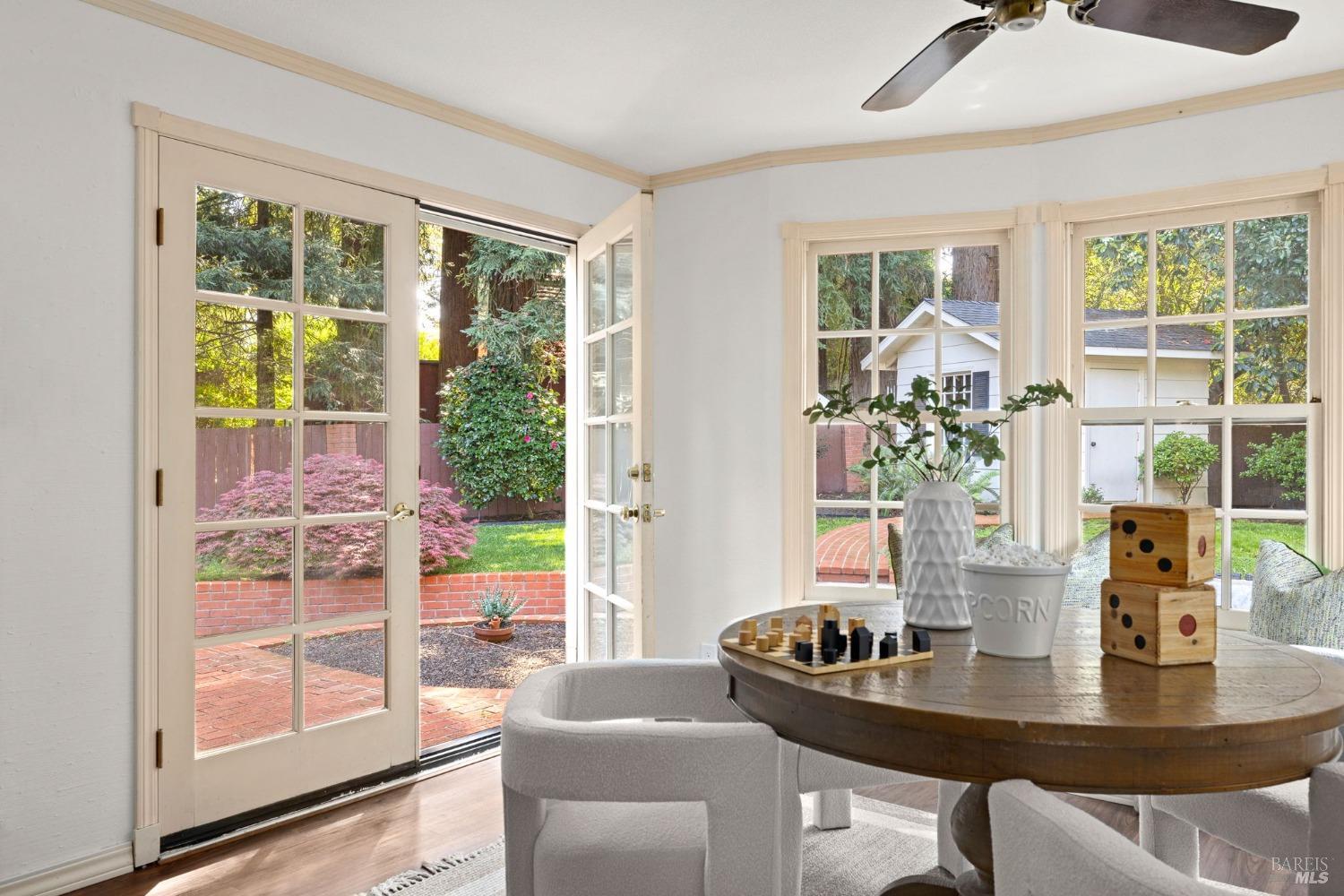 4284 Woodland Shadows Pl