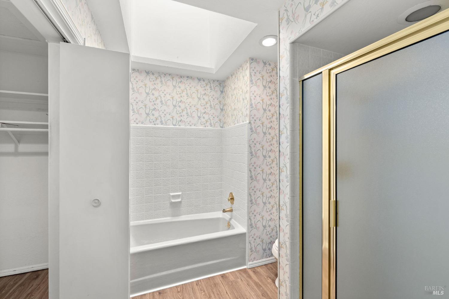 4284 Woodland Shadows Pl