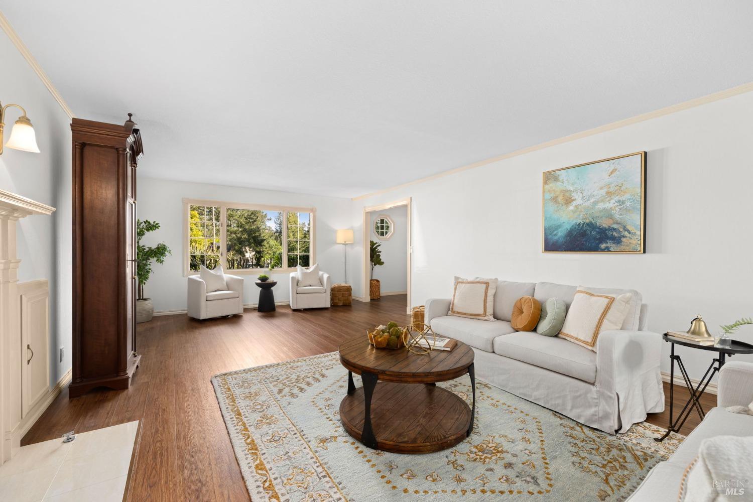 4284 Woodland Shadows Pl