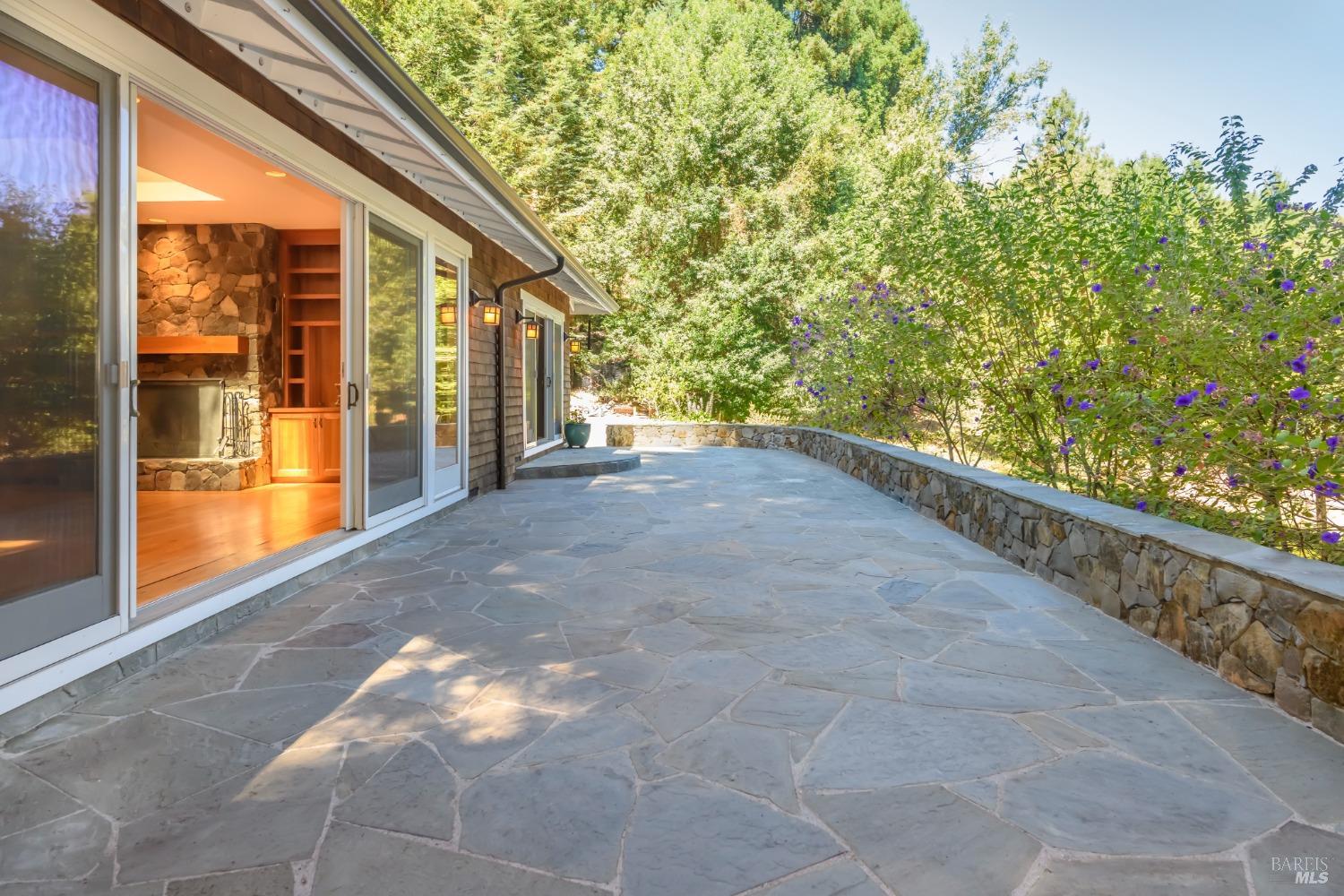1065 Meadowsweet Dr