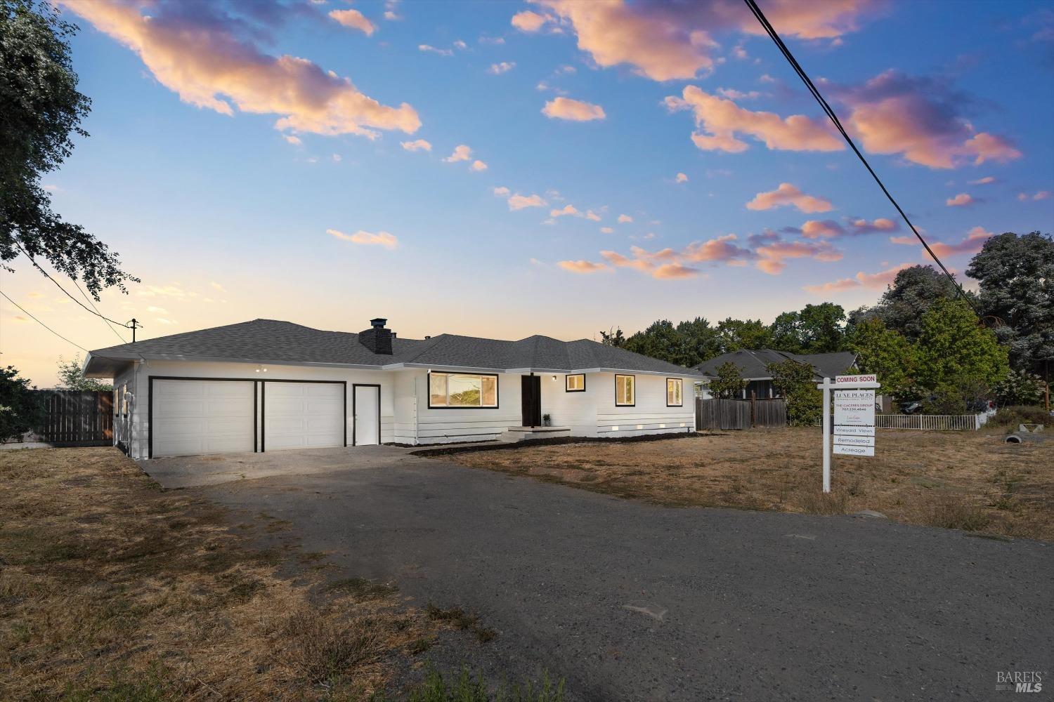 2039 Dennis Ln