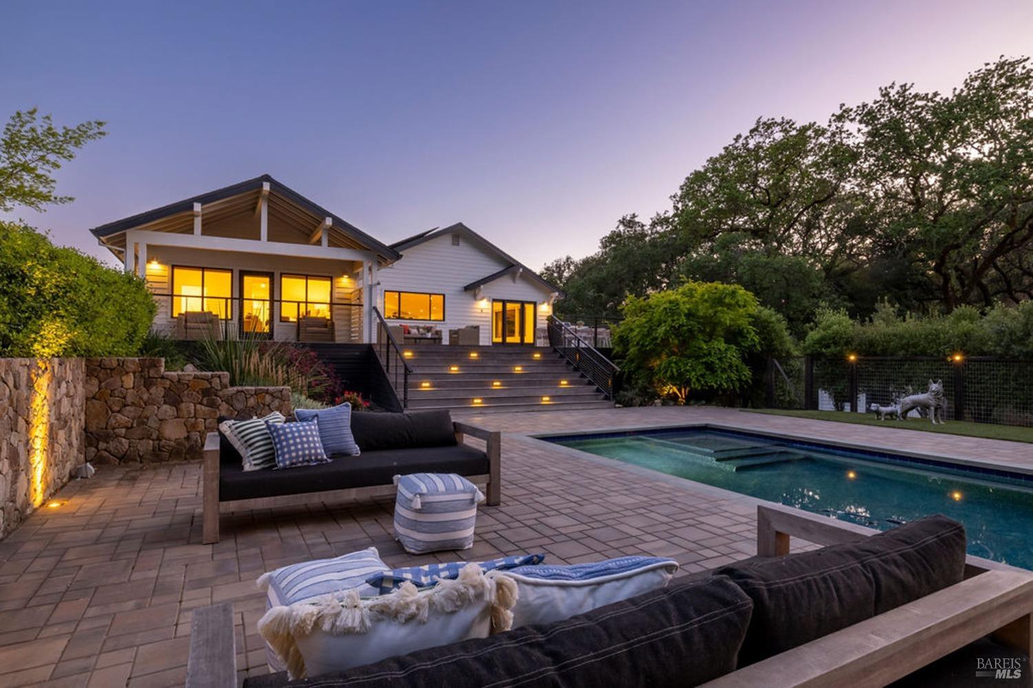 311 Burgundy Rd