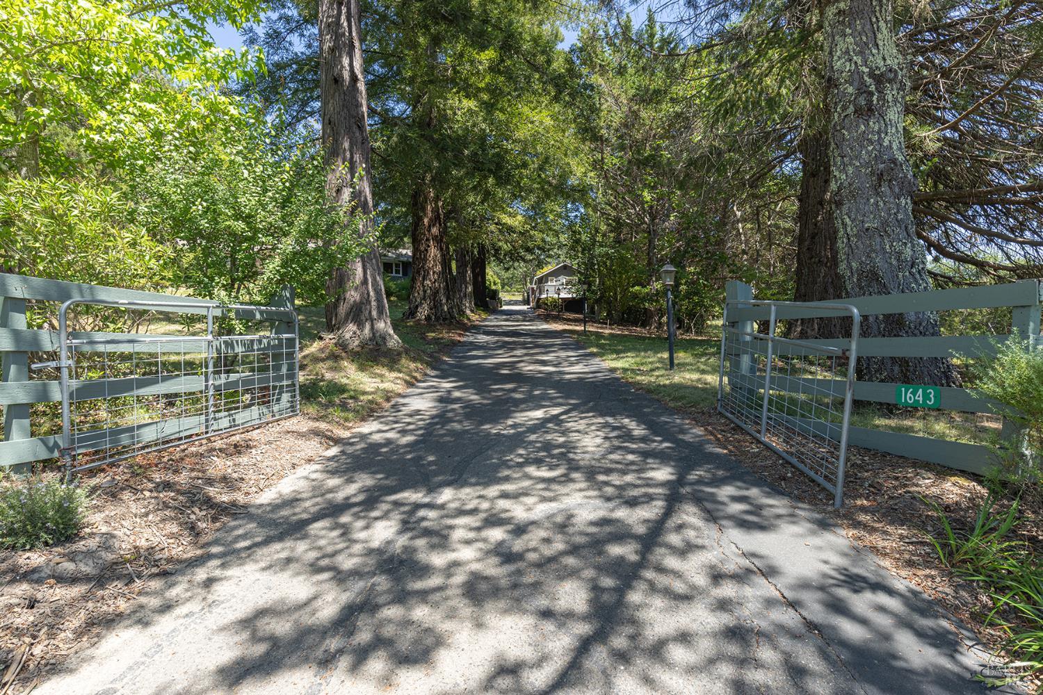 1643-1653 Furlong Rd