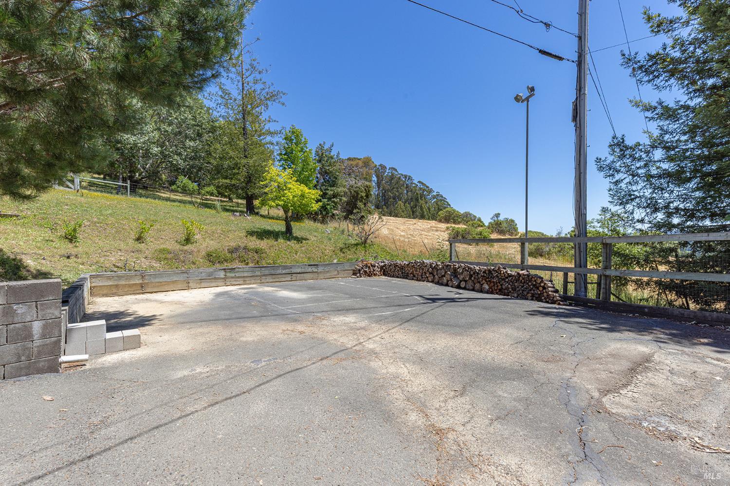 1643-1653 Furlong Rd