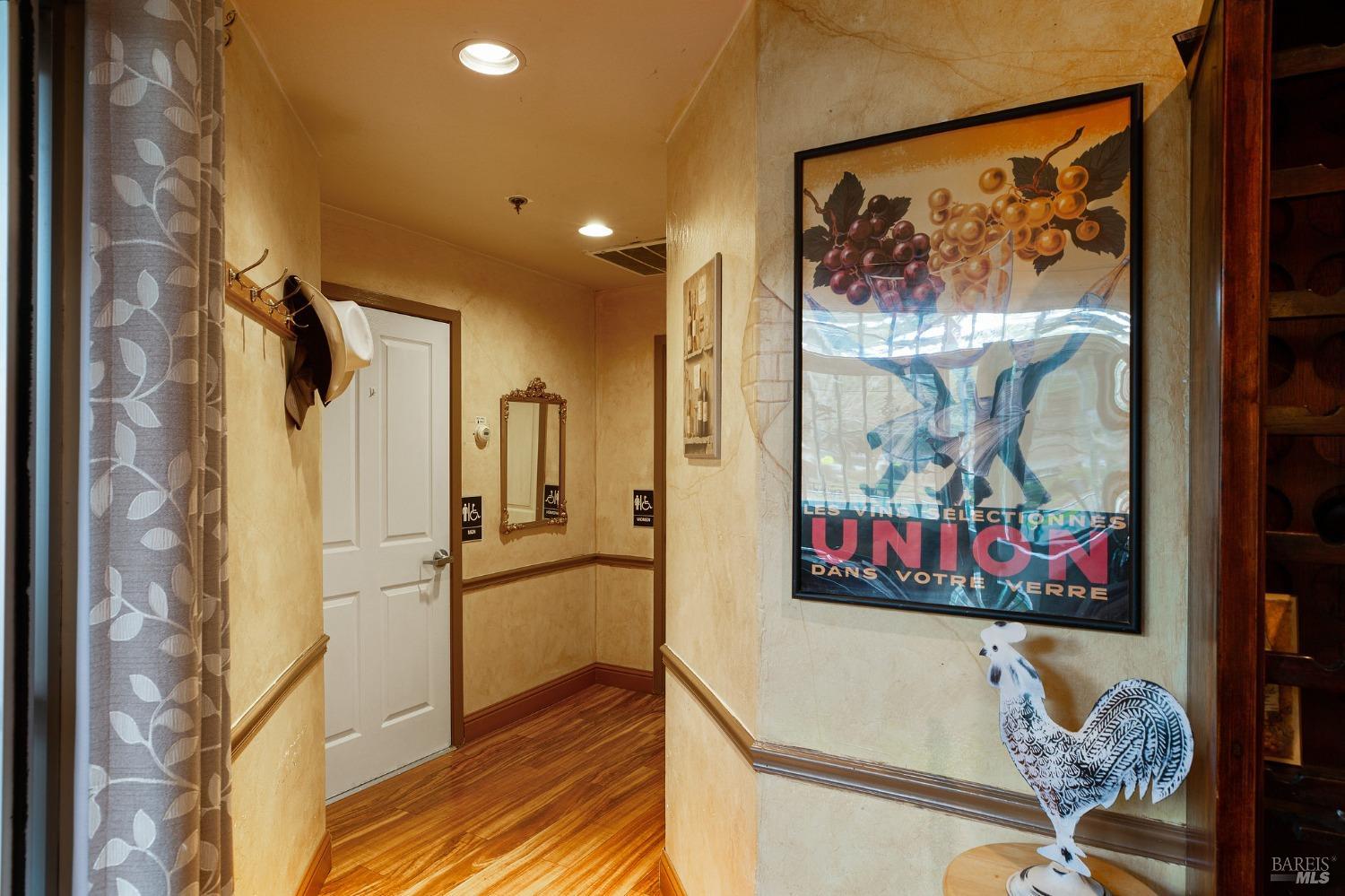 504 N Cloverdale Blvd #1