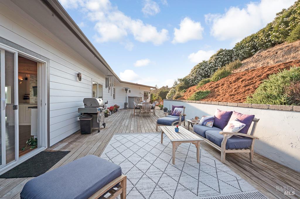 5560 Crystal Dr
