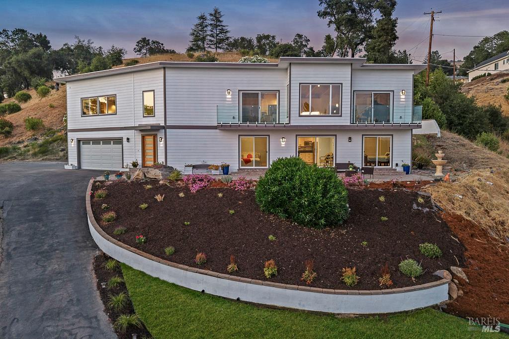 5560 Crystal Dr